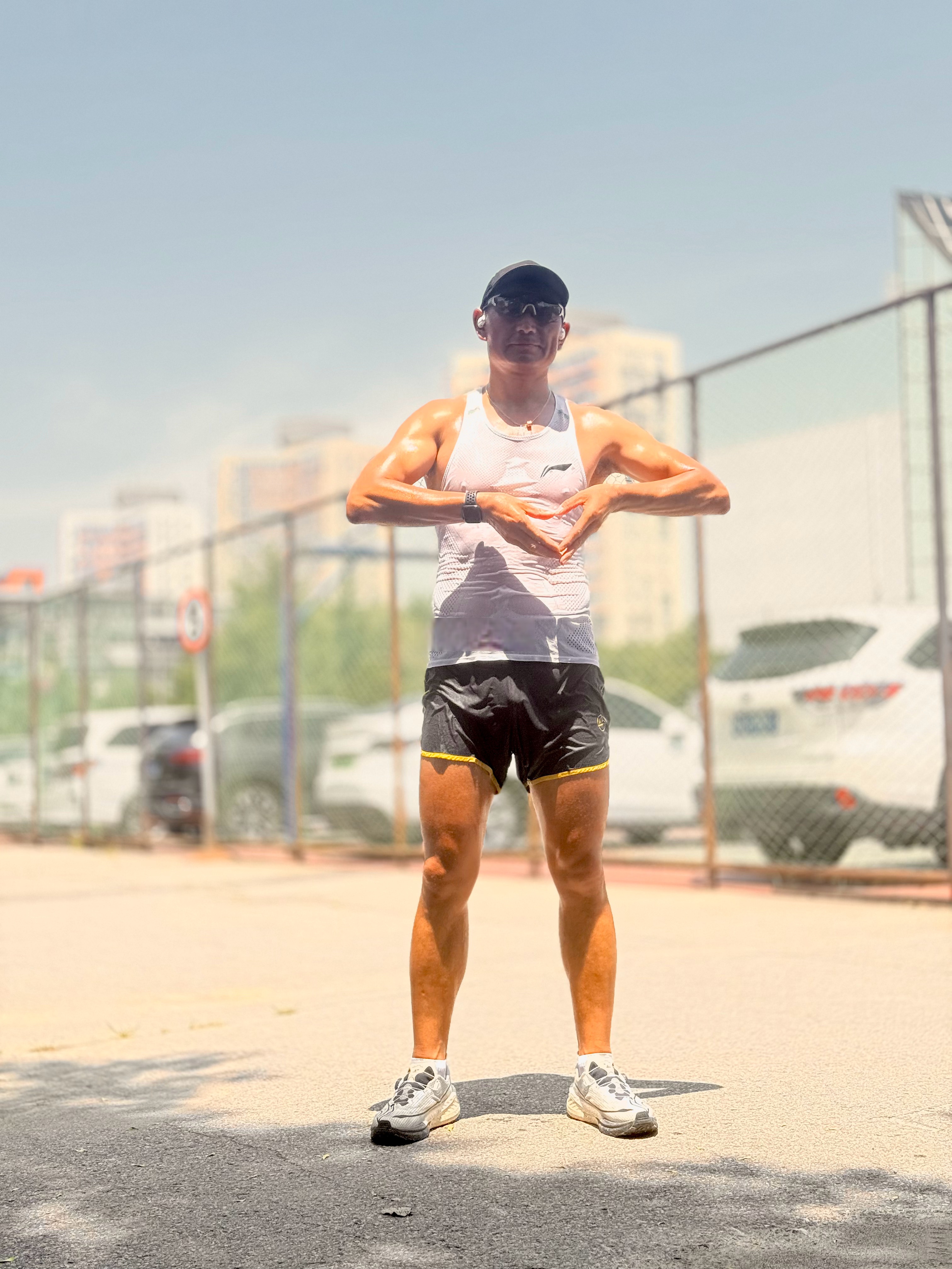 完美竞技平台官方网站-小兵雄赳赳中何晓凯不服输